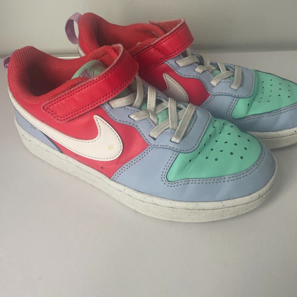 nike girls sneakers size 2.5